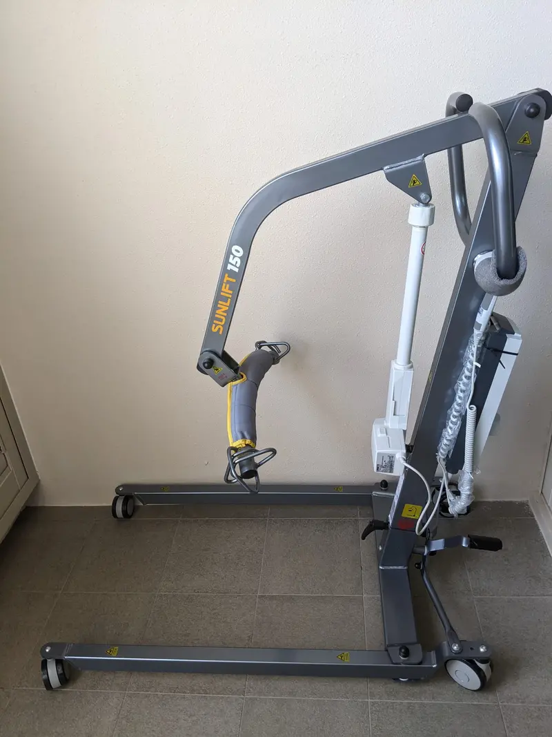 Second Hand Sunlift Midi Patient Hoist 150Kg (Pls See Description) 1